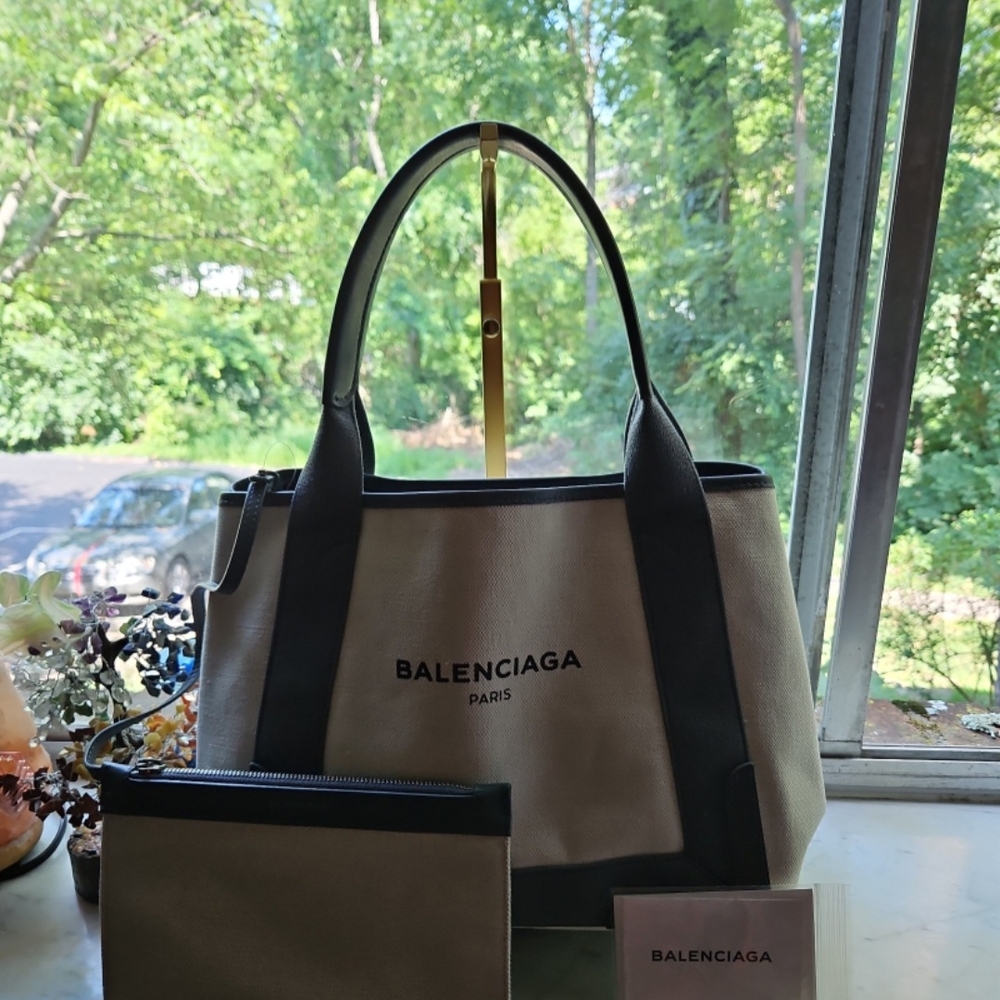 Balenciaga Beige and Black Women's Tote Bag Pm Size
